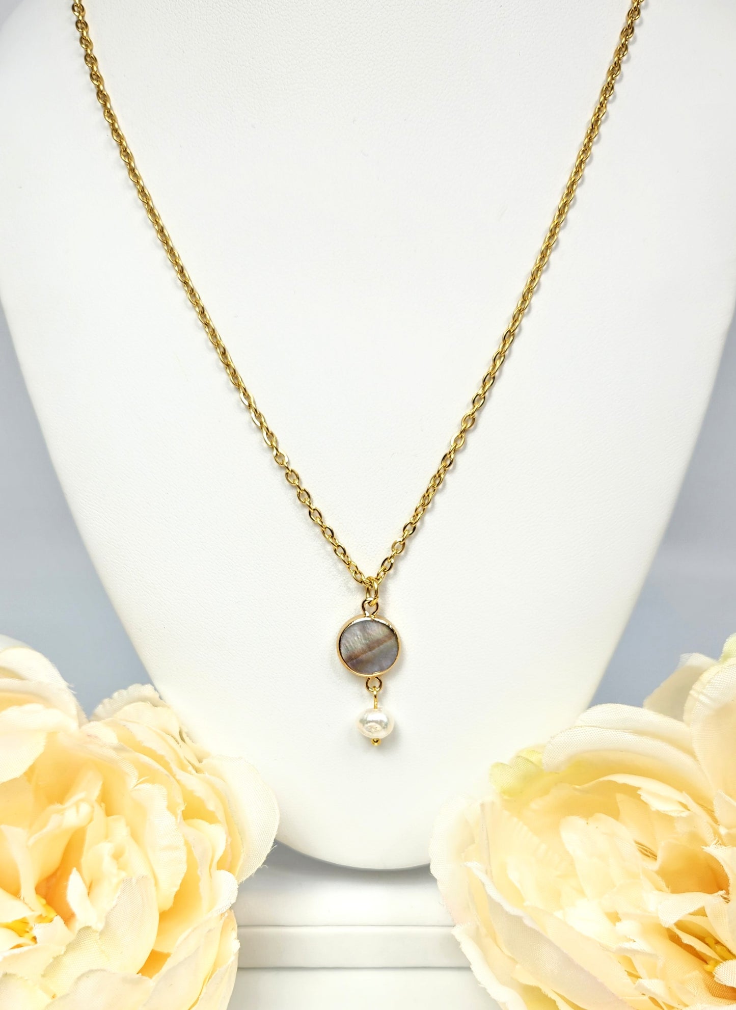 Lip Shell + Freshwater Pearl Pendant Necklace